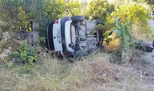 Manavgat'ta otomobil bahçeye uçtu