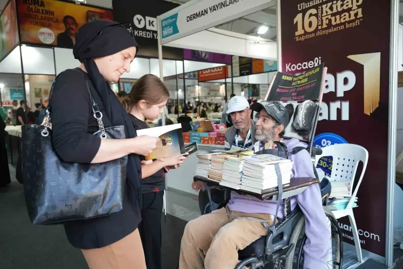 Tek Parmağıyla Yüzde 98 Engeline Rağmen 27 Eser Kaleme Aldı