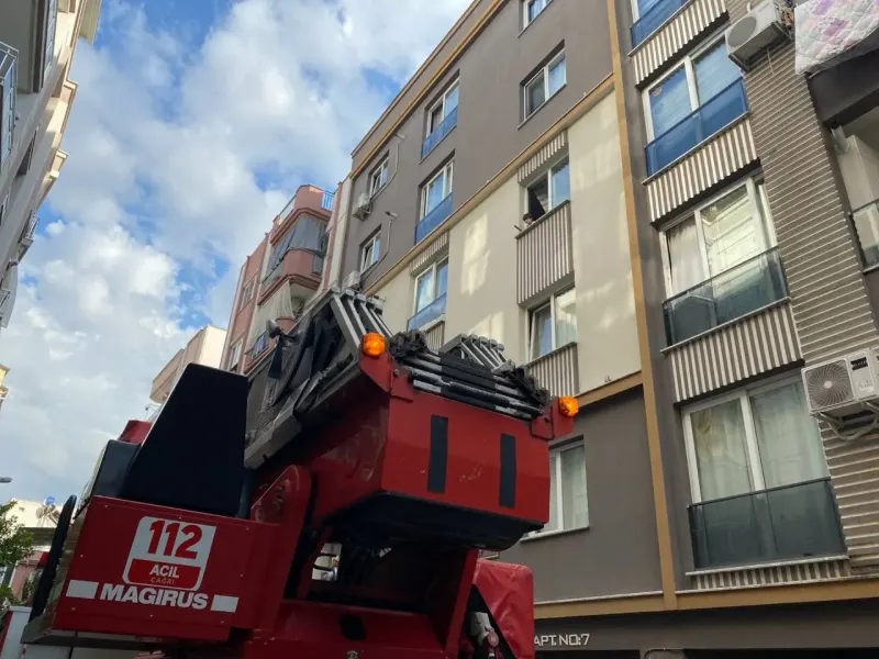 Aydın'da Pencerede Görülen 5 Yaşındaki Çocuk Ekipleri Harekete Geçirdi