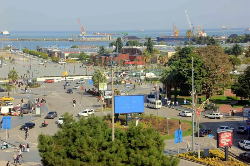 Samsun'da Pastırma Sıcakları Etkili Oldu: Termometreler 31 Dereceyi Gördü