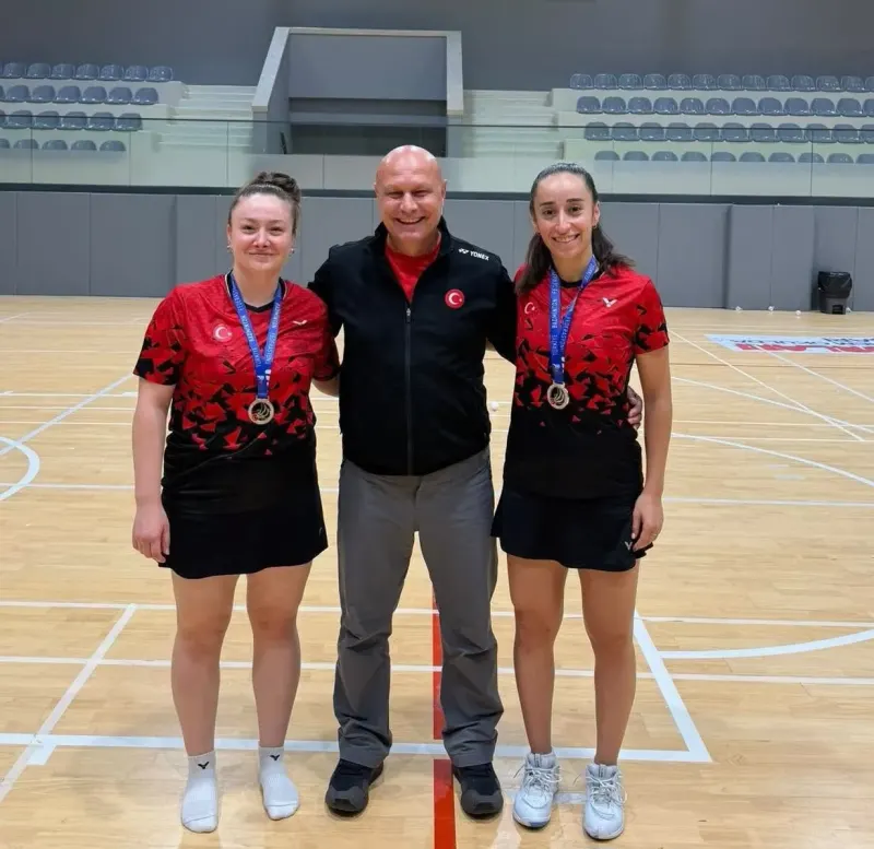 Erzincanlı Badmintoncular Uluslararası Turnuvada Dört Madalya Kazandı