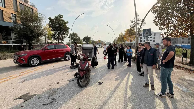 Düzce'de Otomobil ve Motokurye Çarpıştı İki Yaralı Var