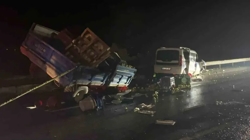 Sakarya Geyve'de Üç Aracın Karıştığı Trafik Kazasında İki Kişi Yaşamını Yitirdi