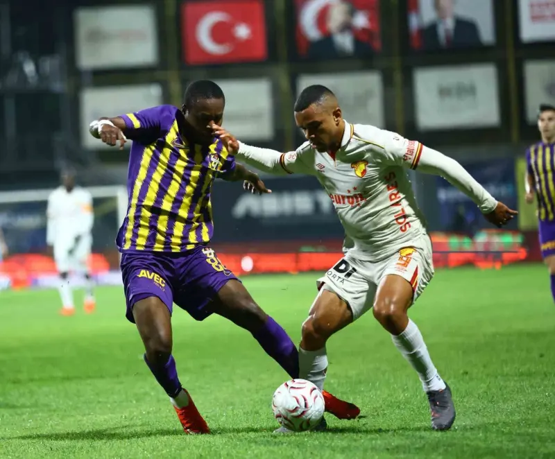 Trendyol Süper Lig Karşılaşmasında Göztepe İlk Yarıyı Önde Kapattı