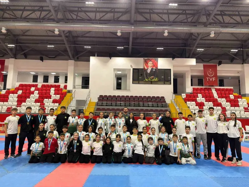 Manisa BBSK Torbalı'daki Karate Şampiyonasında Zirveye Çıktı