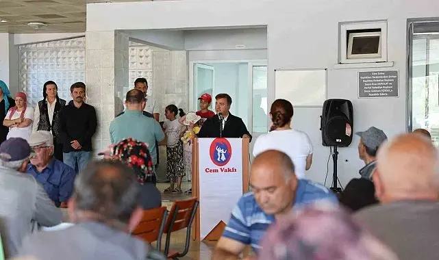 Ulalar Cemevinde aşure dağıtım programı düzenlendi