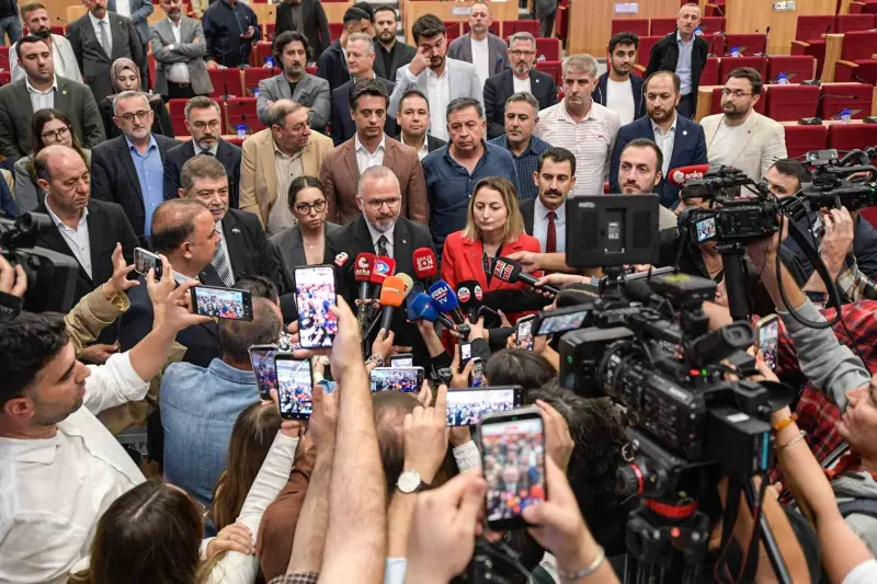 İzmir Büyükşehir Belediye Meclisi Toplantısı Yeter Sayısı Bulunamadığı İçin Yapılamadı