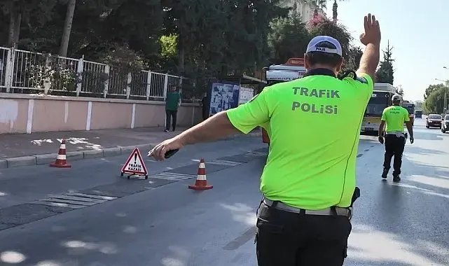 Trafik güvenliğini tehlikeye düşüren sürücüye 141 bin TL ceza kesildi