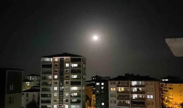 Çilek Dolunayı Edirne semalarını aydınlattı