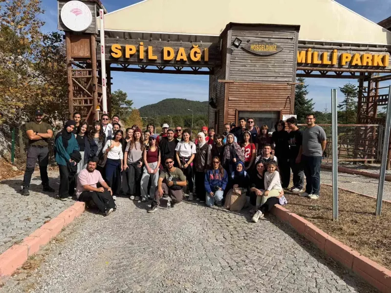 Manisa'nın Doğal Güzellikleri Spil Dağı Yürüyüşünde Objektiflere Yansıdı