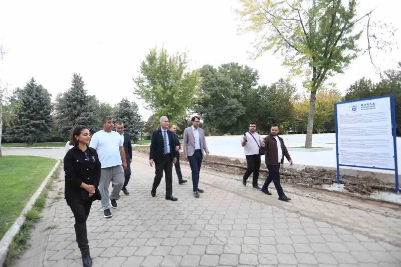 İnegöl'deki Hikmet Şahin Kültür Parkı'nda Kaykay ve Paten Pisti Çalışmalarında Sona Gelindi