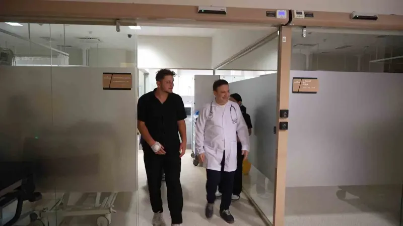 Samsun Sahilinde Boğulma Tehlikesi Geçiren Genç Yoğun Bakımdan Çıktı