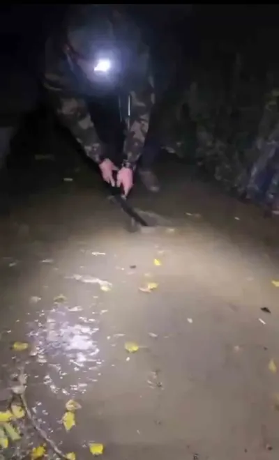 Hazar Gölü Kıyısında Kamp Yapan Vatandaşlar Fırtınaya Yakalandı
