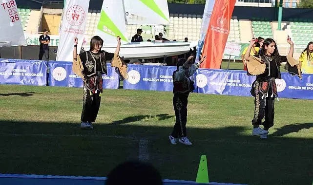 Kırşehir'de Yaz Spor Okulları 32 branşta coşkulu törenle açıldı