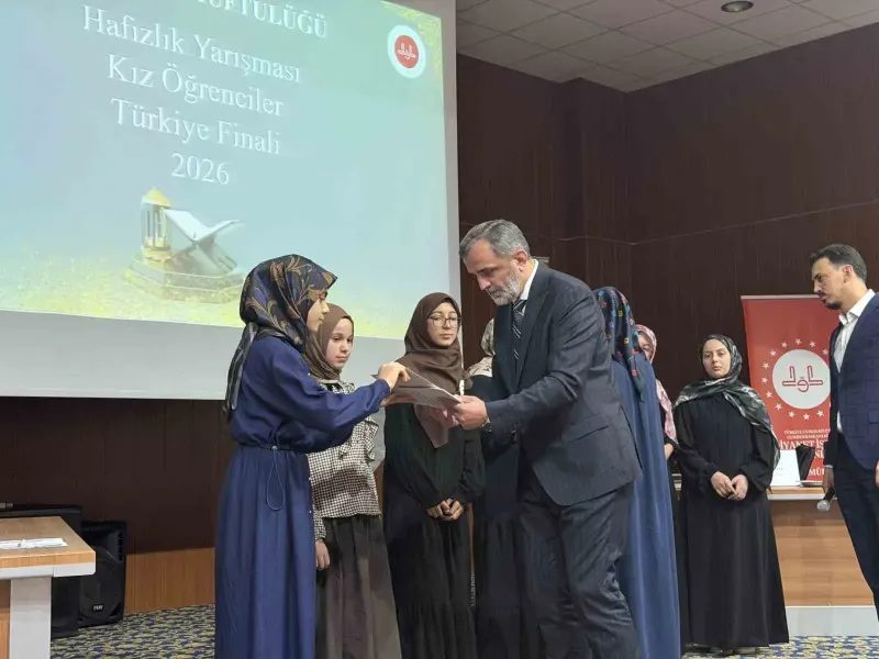 Mardin’de Düzenlenen Kur’an Kursları Arası Hafızlık Yarışması’nın Türkiye Finali Tamamlandı
