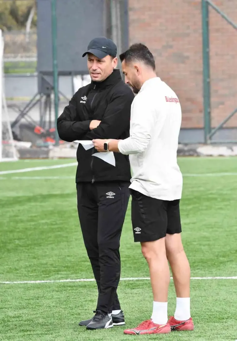Balıkesirspor Teknik Direktörü Cem Kavçak'tan Zorlu Fikstür Açıklaması