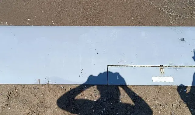Sakarya'da sahile dron parçası vurdu