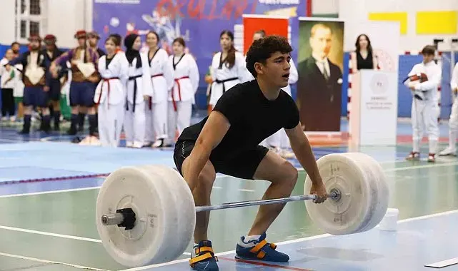 Denizli'de GSB Spor Okulları törenle açıldı