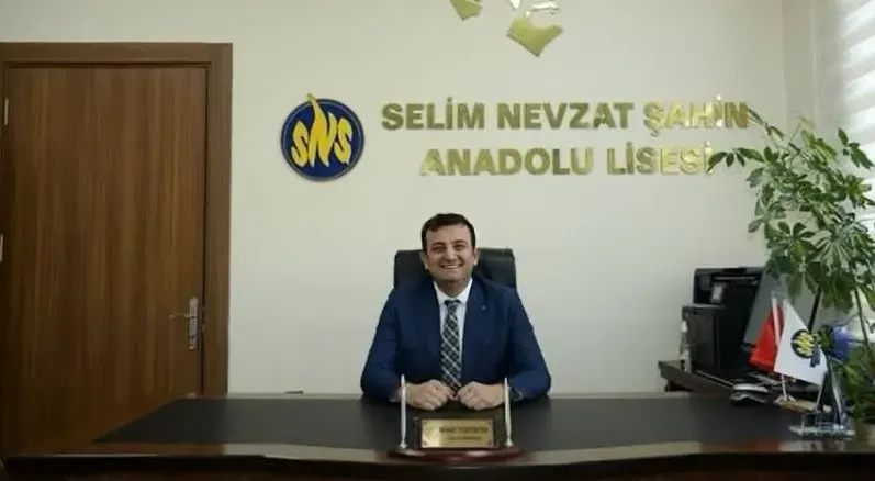 Kansere Yenik Düşen Hataylı Okul Müdürü Murat Yurtsever Görev Yaptığı Lisede Anıldı