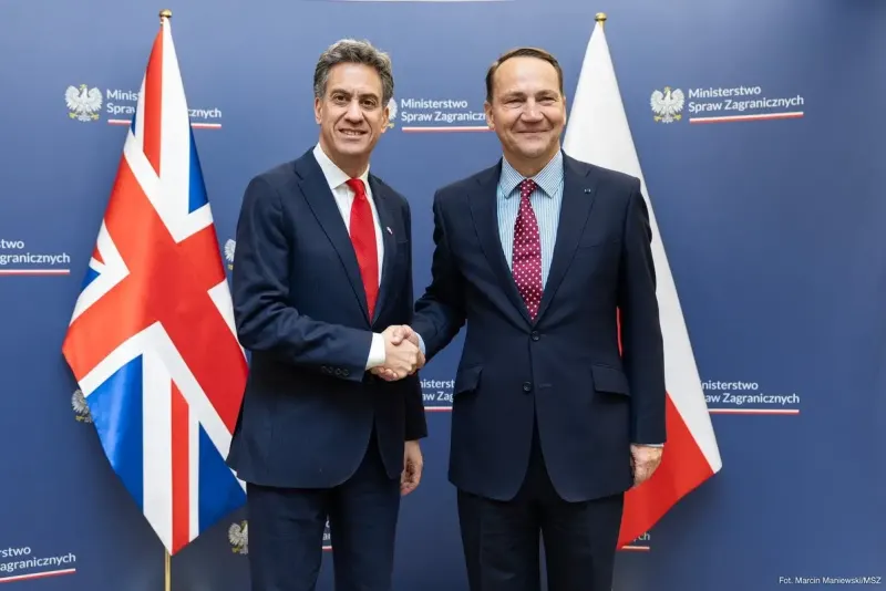 Polonya ve İngiltere'den Ukrayna'ya Kesintisiz Destek Vurgusu