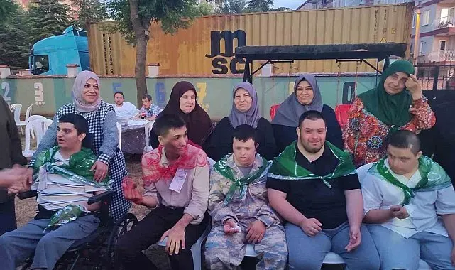 Babaannenin dileği gerçek oldu: Özel bireylere temsili asker eğlencesi
