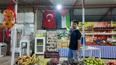 Hatay'da Genç Esnaf Üç Yıldır İsrail Menşeli Ürün Satmıyor