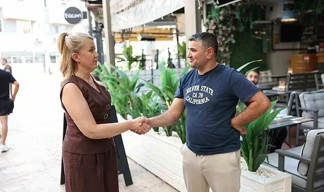 Genç sanatçıların heykelleri Eflatun Sokak'taki yerini aldı