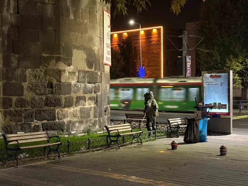 Kayseri Sivas Bulvarı'nda Şüpheli Çanta Alarmı