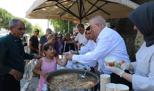 Edremit Belediyesi'nden aşure hayrı