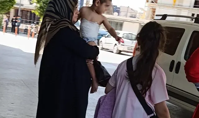 Üzerine kaynar çay dökülen çocuk hastaneye kaldırıldı