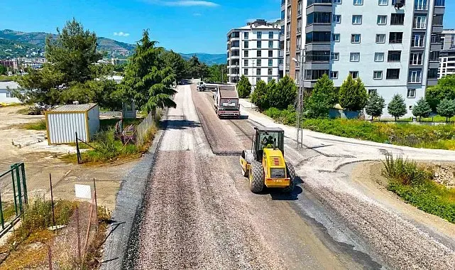 İlkadım'da yollar yenileniyor