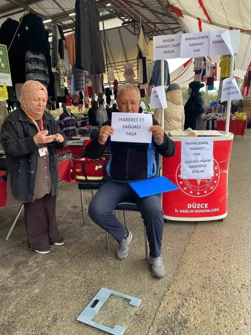 Düzce'de Mahallemde Hareket Var Projesi Kapsamında Vatandaşlara Egzersiz Yaptırıldı
