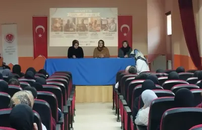 Bayburt Kız Anadolu İmam Hatip Lisesinde Mesleki Tanıtım ve YKS Bilgilendirme Programı Düzenlendi