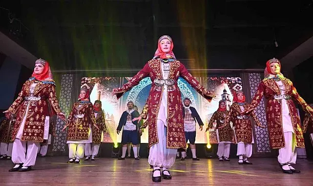 Halk dansları gala gecesi büyüledi