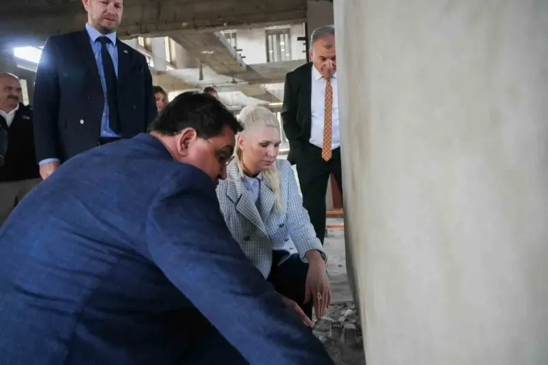 Bilecik Belediye Başkanı Melek Mızrak Subaşı Tarihi Koza Fabrikasını Gezdi