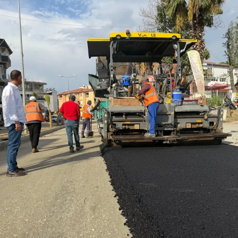 Aydın Yenipazar'da Büyük Menderes Caddesi Asfaltla Yenileniyor