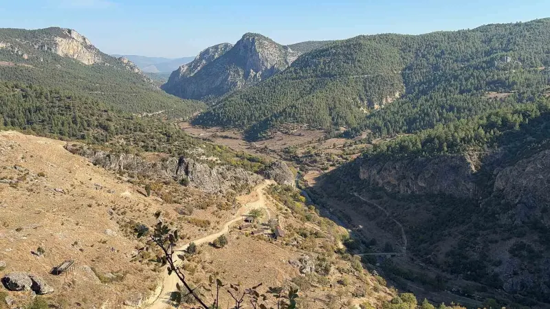 Kütahya'nın Tarihi ve Doğal Güzelliği: Eğrigöz Kalesi ve İki Taş Kanyonu