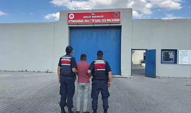 Jandarma çeşitli suçlardan aranan 35 kişiyi yakaladı
