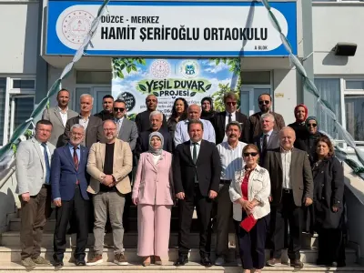 Düzce'de Öğrenciler İçin Yeşil Duvar Projesiyle 90 Fidan Dikildi