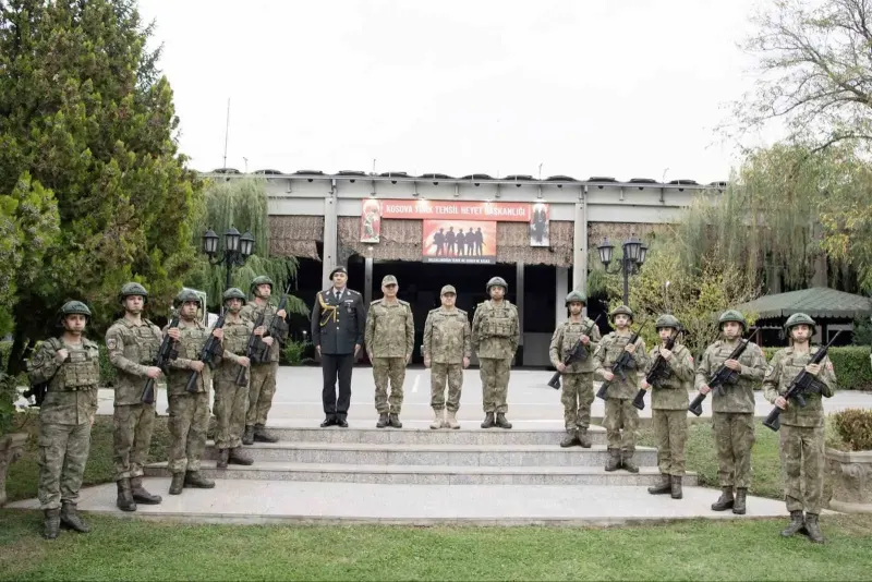 Genelkurmay Başkanı Orgeneral Selçuk Bayraktaroğlu Kosova'da Temaslarda Bulundu