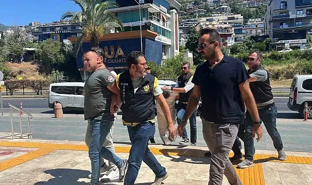 Alanya'da tartışma cinayetle bitti: 1 ölü, 3 şüpheli adliyeye sevk edildi