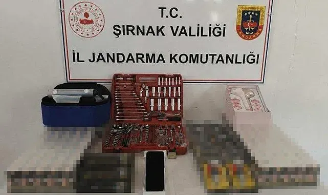 Şırnak'ta jandarma ekipleri 18 milyon 764 bin liralık kaçak malzeme ele geçirildi
