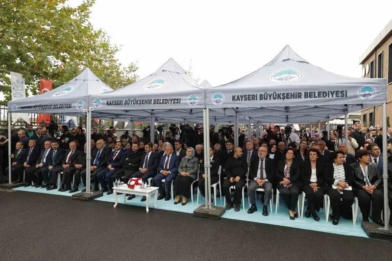 Kayseri’de Merhum Hayırseverin Sesi Yapay Zeka ile Açılışta Yankılandı