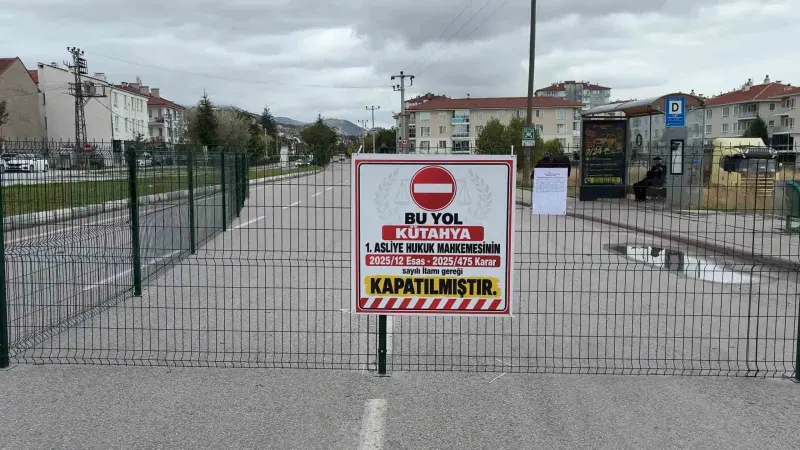 Kütahya'da Mahkeme Kararıyla Yunusemre Caddesi Ulaşıma Kapatıldı