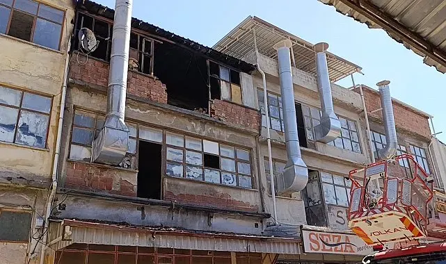 Mobilya imalathanesinde korkutan yangın