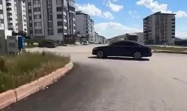 Elazığ'da sürücü plakasını kapatarak drift yaptı