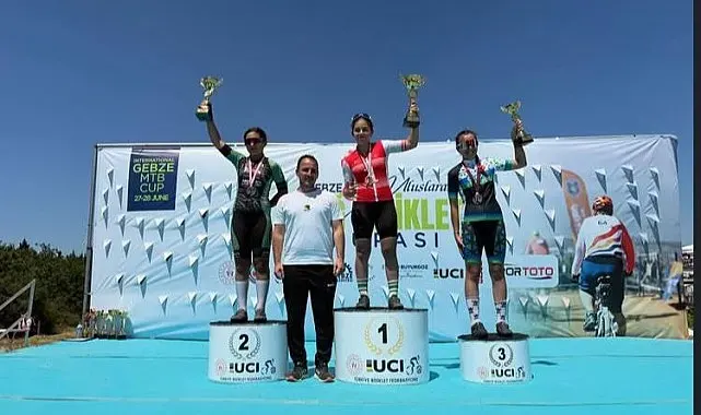 Akhisarlı pedallar Kocaeli'de 6 madalya ve 2 şampiyonluk kazandı