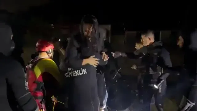 Sarıyer’de Yağan Sağanak Yağmur Sonrası Mahsur Kalan Demet Özdemir Kurtarıldı