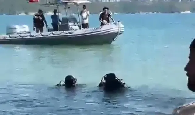 Dalgıç polisin dakikalarca süren mücadelesi sonuç verdi: Kalbi duran 8 yaşındaki çocuk hayata döndü