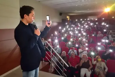 Ünlü Viyolonsel Sanatçısı Bagjan Oktyabr Ege Üniversitesi Öğrencileriyle Buluştu